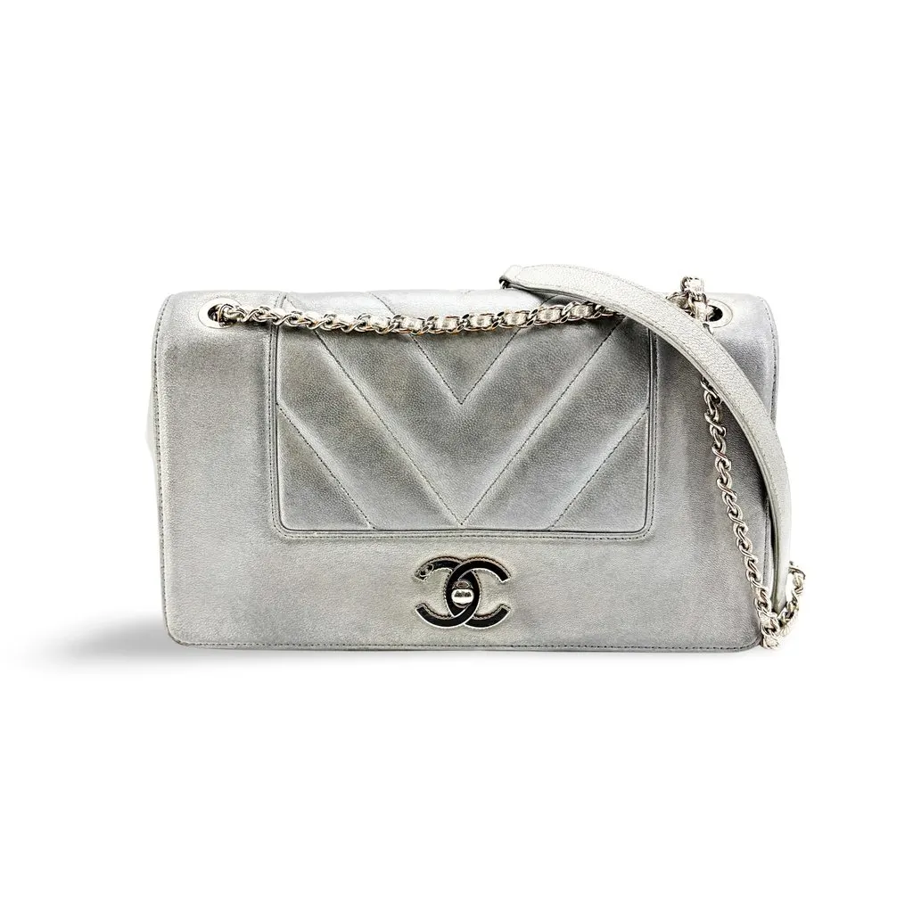 Chanel Chevron V-Stitch Metallic Flap Bag Silver Hardware Silver Leather Fair - Front View