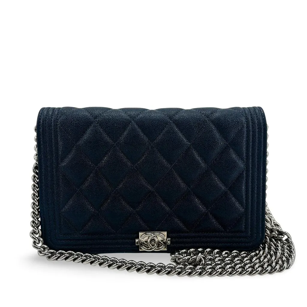 Chanel Boy Wallet on Chain Caviar Silver Hardware Navy Navy Leather Very good - Front View