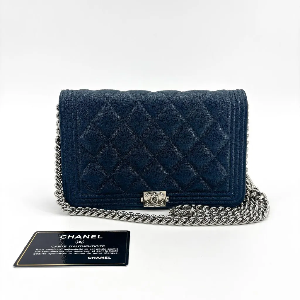 Chanel Boy Wallet on Chain Caviar Silver Hardware Navy Navy Leather Very good - Back View