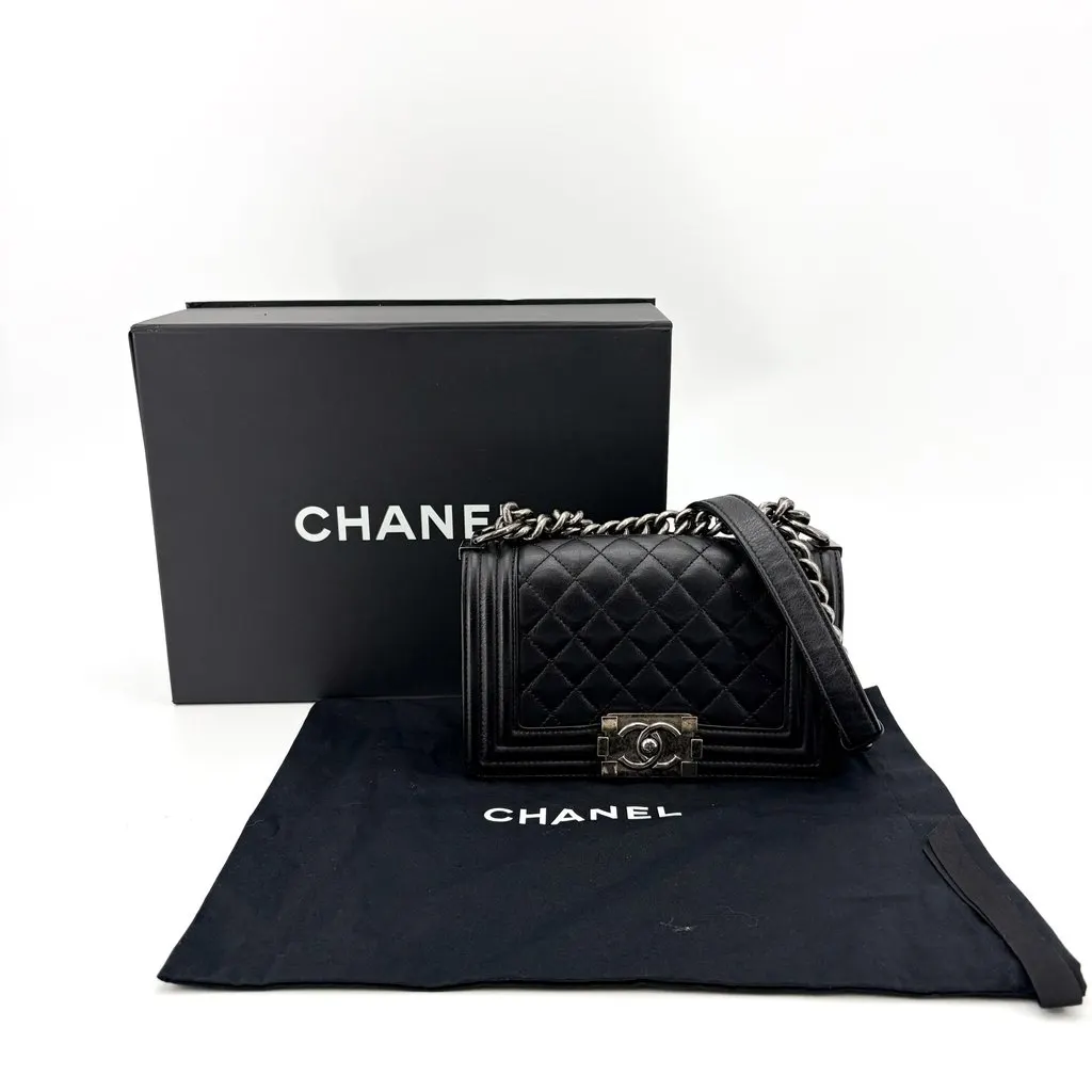 Chanel Boy Flap Bag Medium Vintage Silver Hardware Black Black Leather Very good - Back View