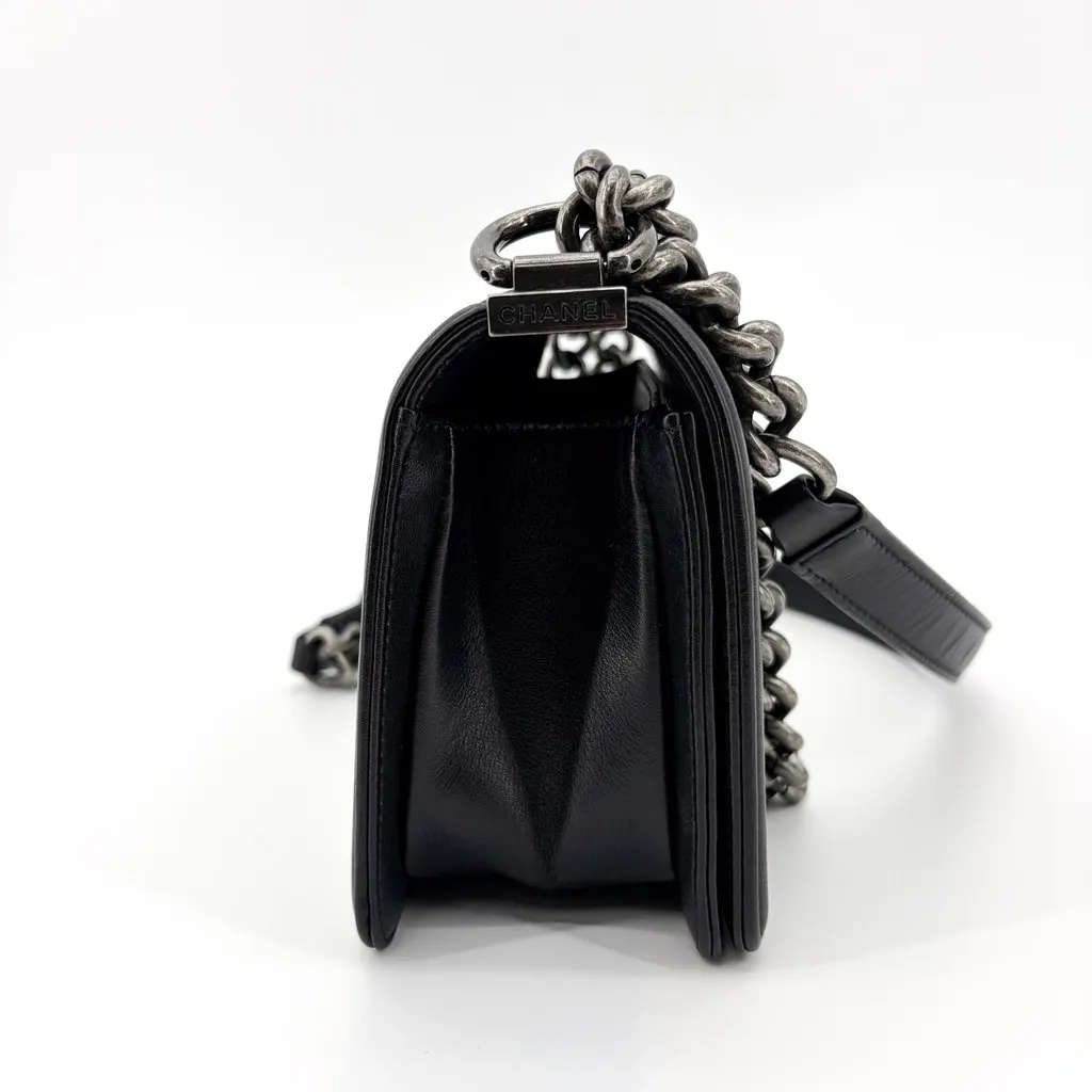 Chanel Boy Flap Bag Medium Vintage Silver Hardware Black Black Leather Very good - Box View