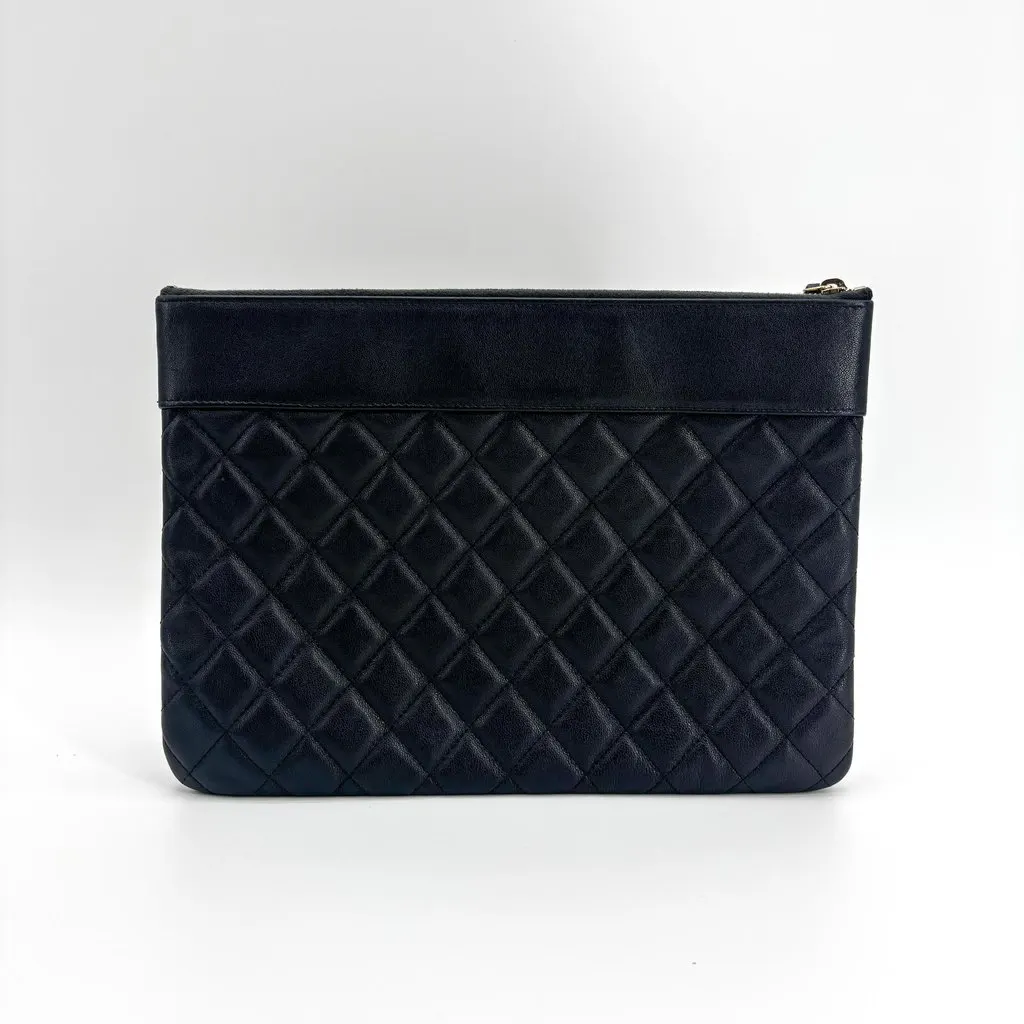 Chanel CC Turn-Lock Quilted O-Case Clutch Bag Navy Gold Hardware Gold Leather Very good - Inside View