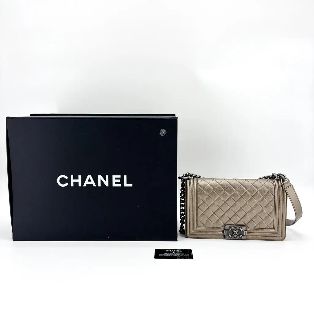 Chanel Boy Bag Medium Metallic Gray Caviar Vintage Silver Hardware MultiColor Leather Very good - Back View