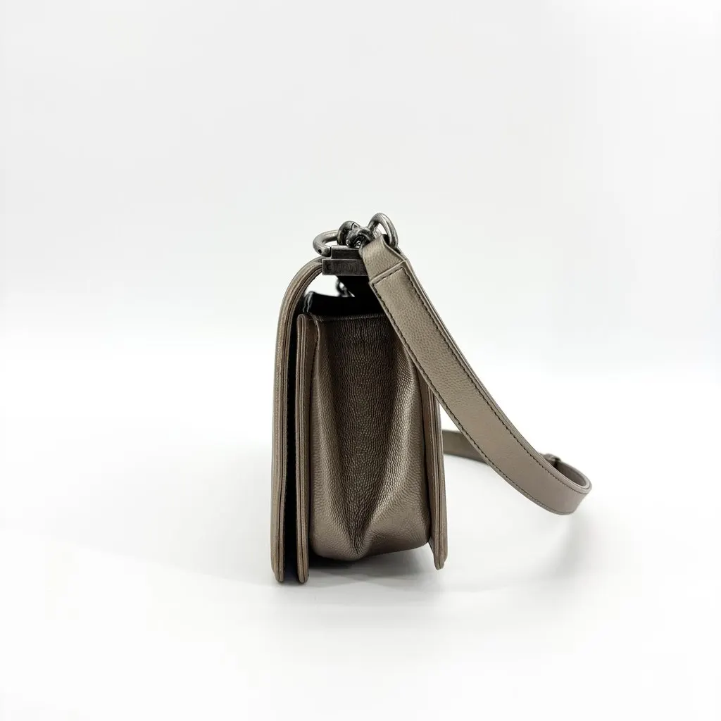 Chanel Boy Bag Medium Metallic Gray Caviar Vintage Silver Hardware MultiColor Leather Very good - Box View