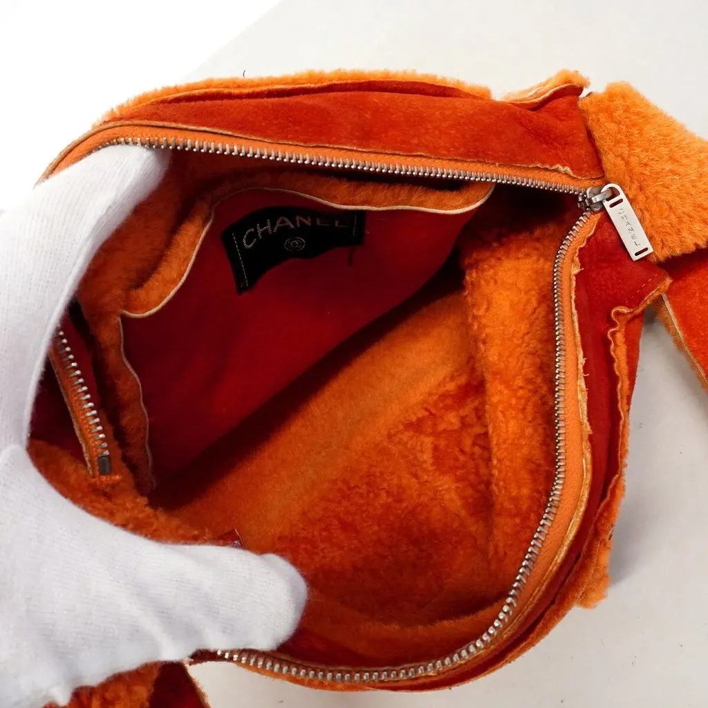 Chanel shoulder bag, shearling, orange, women's. Orange Good - Model View