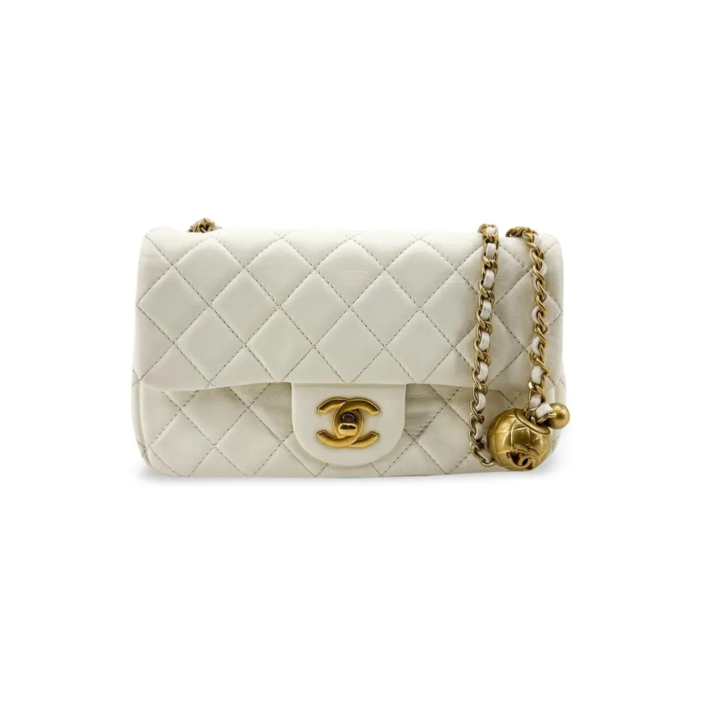 Chanel Pearl Crush Mini Flap Bag Lambskin Gold-Tone White Gold Leather Very good - Front View