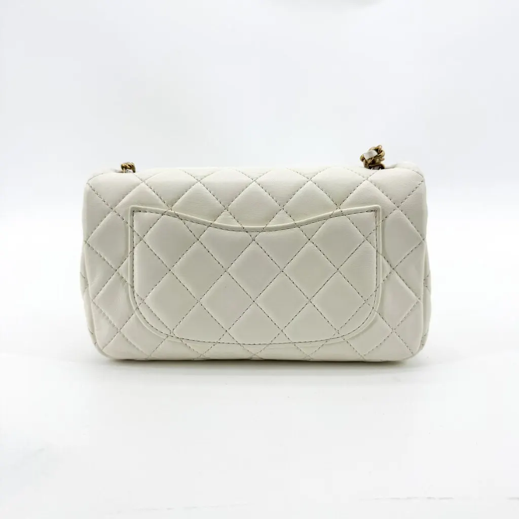 Chanel Pearl Crush Mini Flap Bag Lambskin Gold-Tone White Gold Leather Very good - Inside View