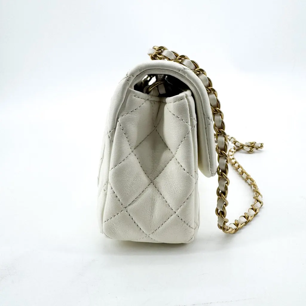 Chanel Pearl Crush Mini Flap Bag Lambskin Gold-Tone White Gold Leather Very good - Box View
