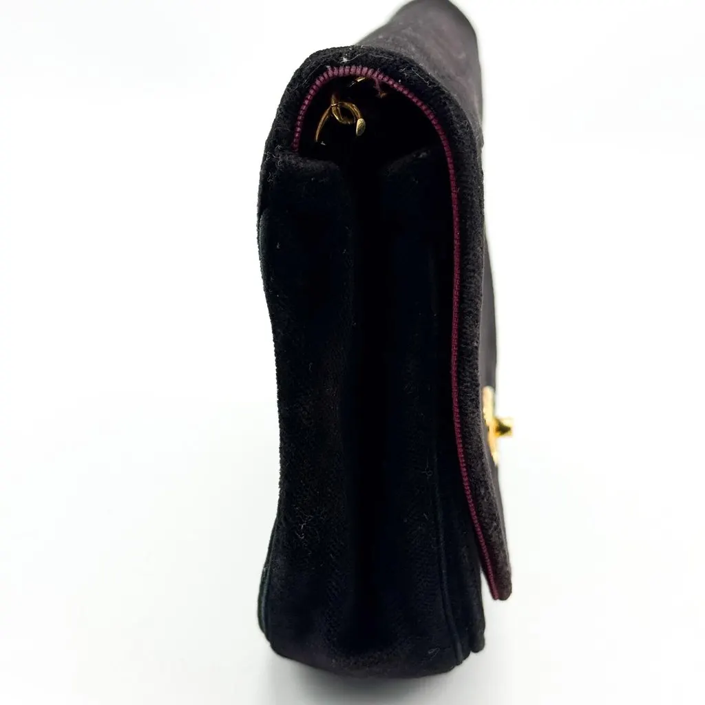 Chanel Vintage Velvet Half Moon Clutch Pouch Black Gold Hardware Black Velvet Good - Model View