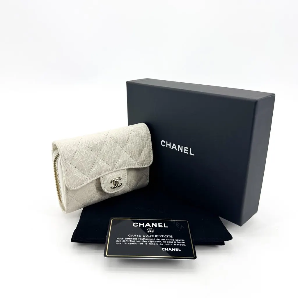 Chanel Classic Flap Card Holder Caviar Gold White White Leather Very good - Back View
