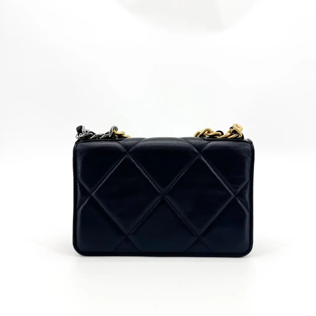 Chanel 19 Wallet on Chain Lambskin Black Black Leather Very good - Inside View