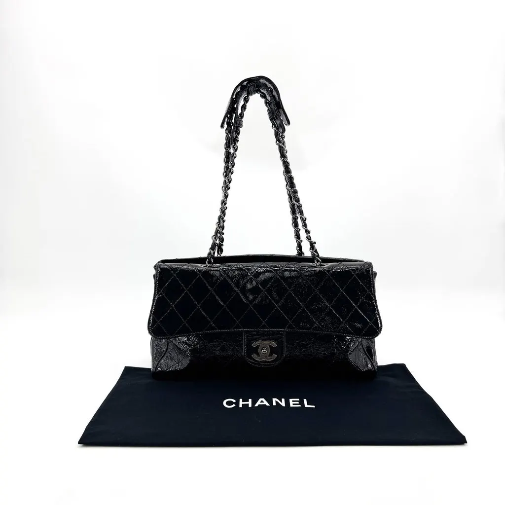 Chanel Patent Diamond Quilted Flap Shoulder Bag Black Black Leather Good - Back View