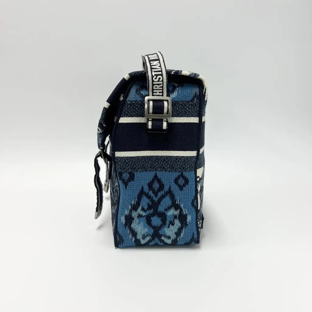 Dior Camp messenger bag Navy Jacquard Very good - Model View