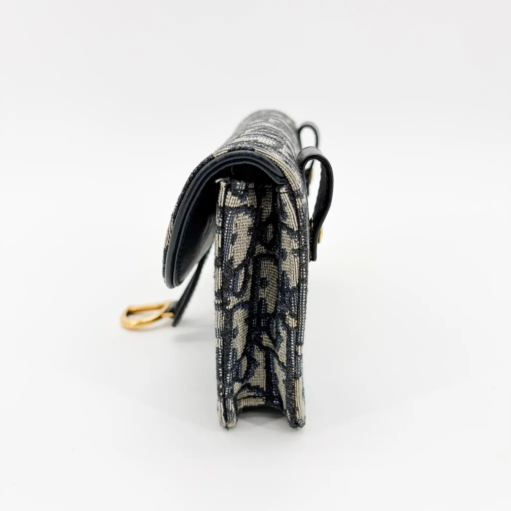 Dior Saddle Slim Pouch Blue Oblique Jacquard Beige Jacquard Very good - Model View