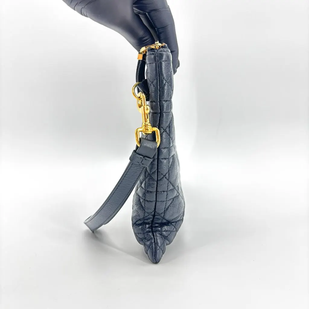 Dior Caro Daily Pouch Black Black Leather Very good - Model View