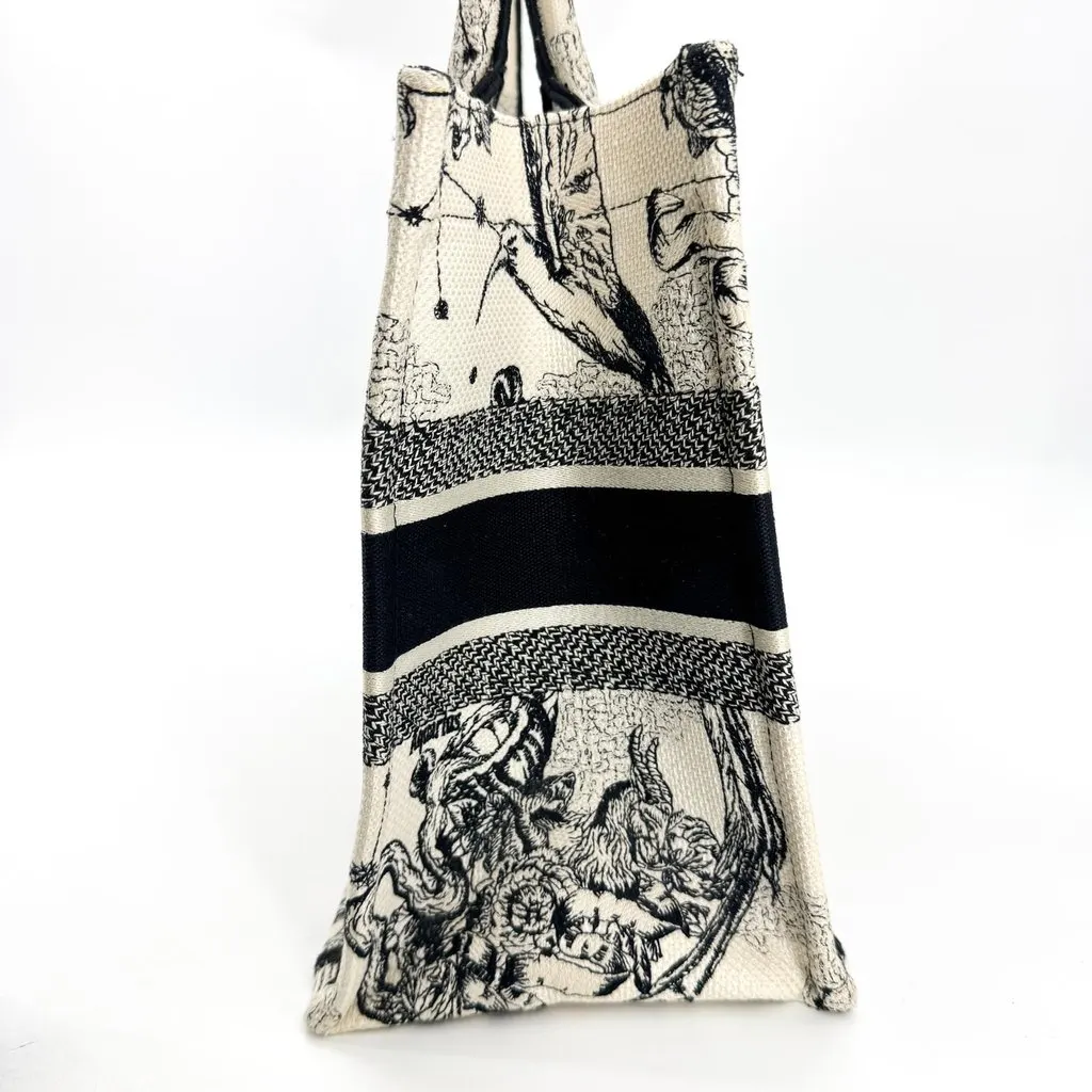Dior Medium Book Tote White and Black Zodiac Embroidery Black Canvas Good - Inside View