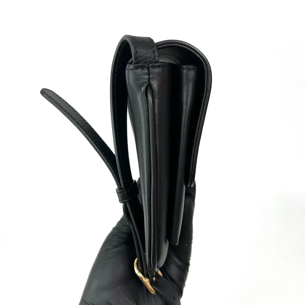 Gucci Ali Small Shoulder Bag Black Black Leather Good - Model View