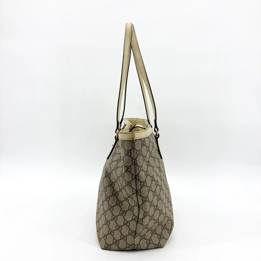 Gucci Ophidia GG Medium Tote Bag White Beige Canvas Fair - Model View