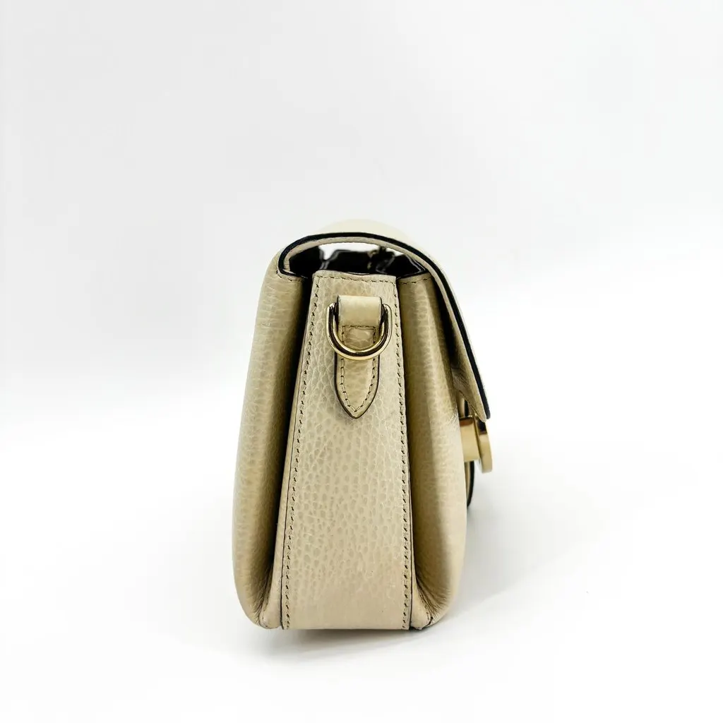 Gucci Interlocking G Chain Shoulder Bag Beige Beige Leather Good - Model View