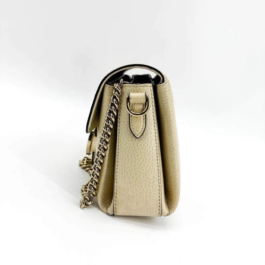 Gucci Interlocking G Chain Shoulder Bag Beige Beige Leather Good - Box View