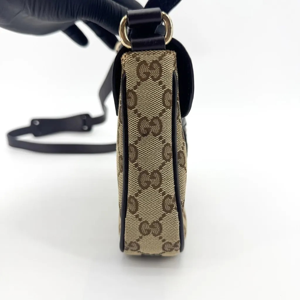 Gucci GG Supreme Canvas Web Interlocking G Shoulder Bag Black Beige Canvas Fair - Model View