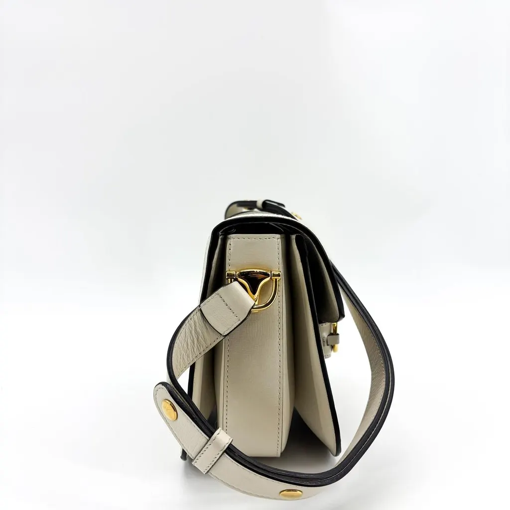 Gucci Horsebit 1955 Shoulder Bag GG Supreme White Beige Canvas Good - Model View