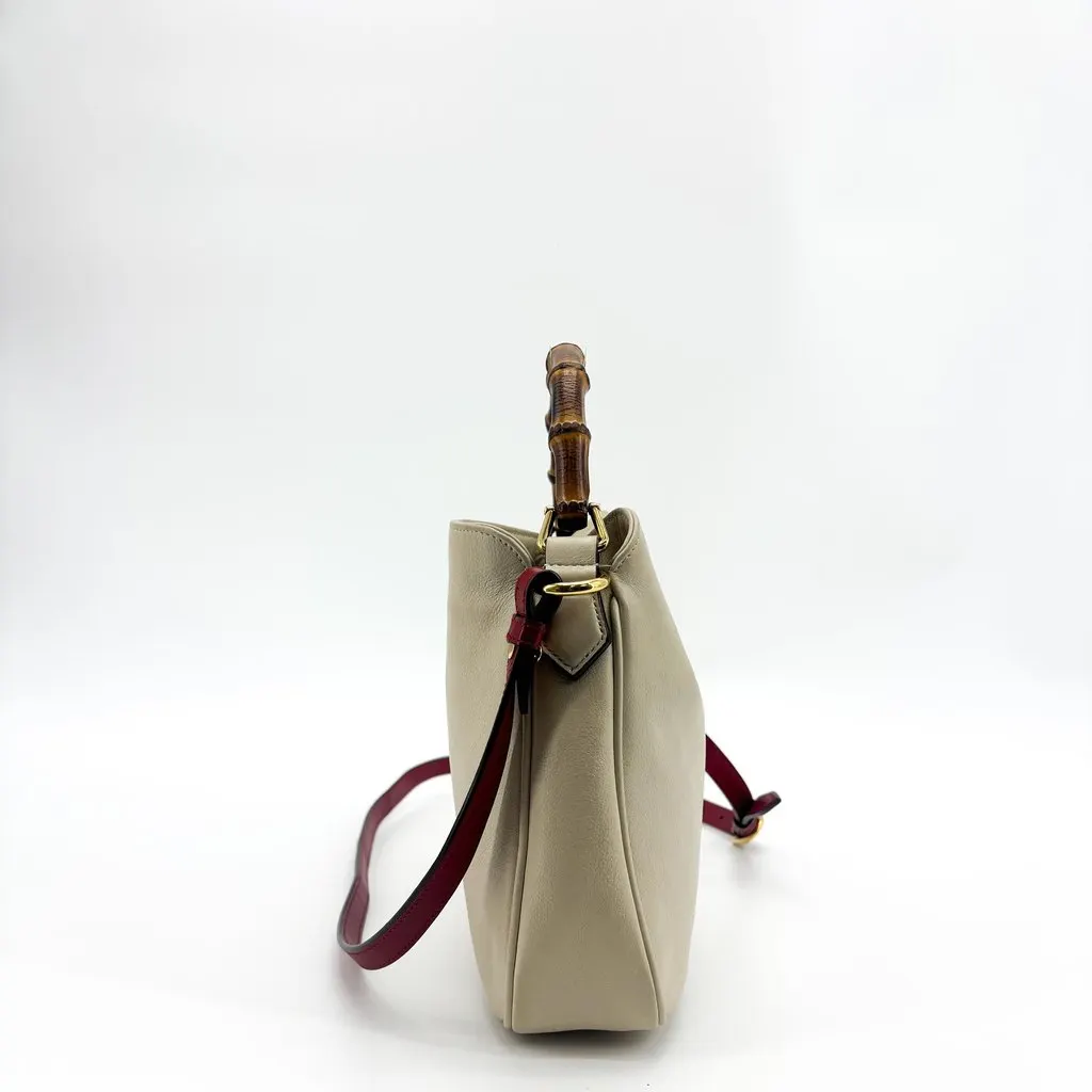 Gucci Diana Bamboo Leather Shoulder Bag Beige Leather Good - Model View