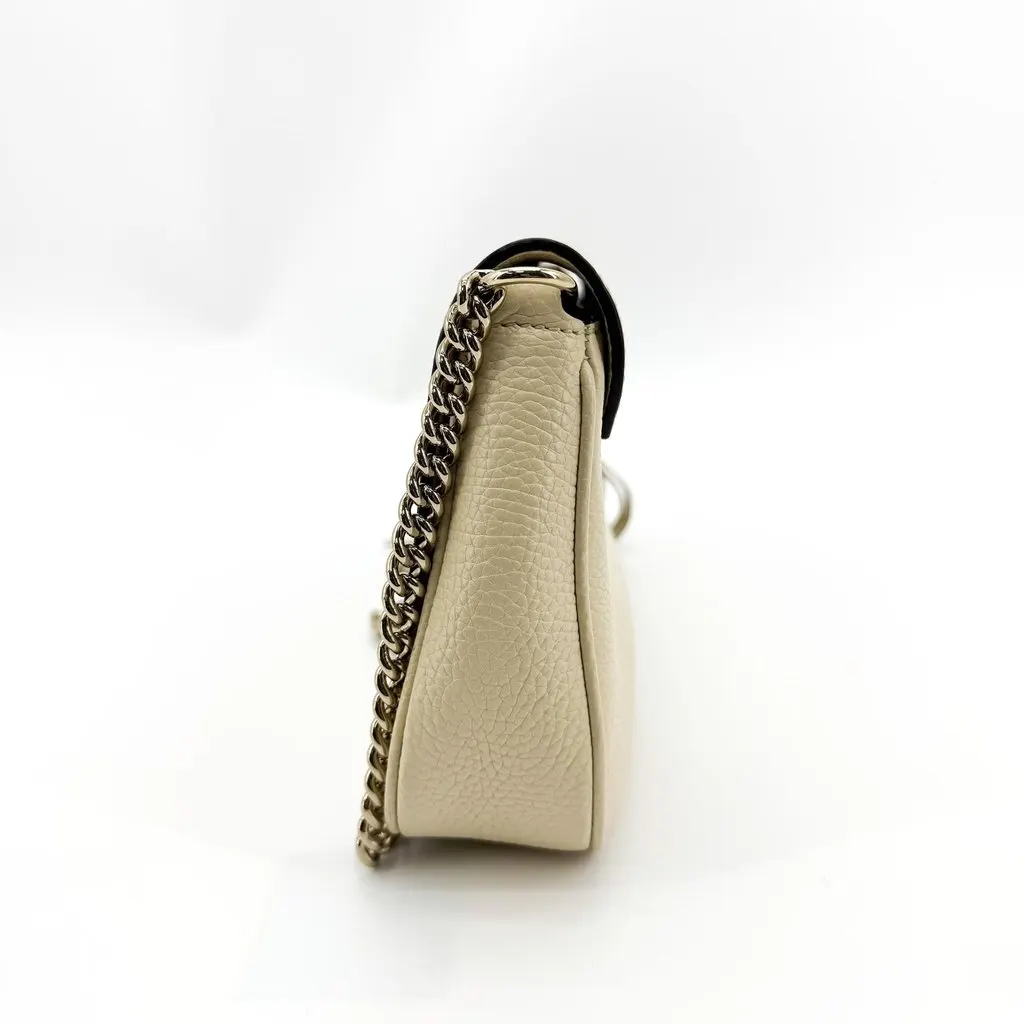 Gucci Soho Leather Tassel Chain Crossbody Bag Beige Leather Good - Model View