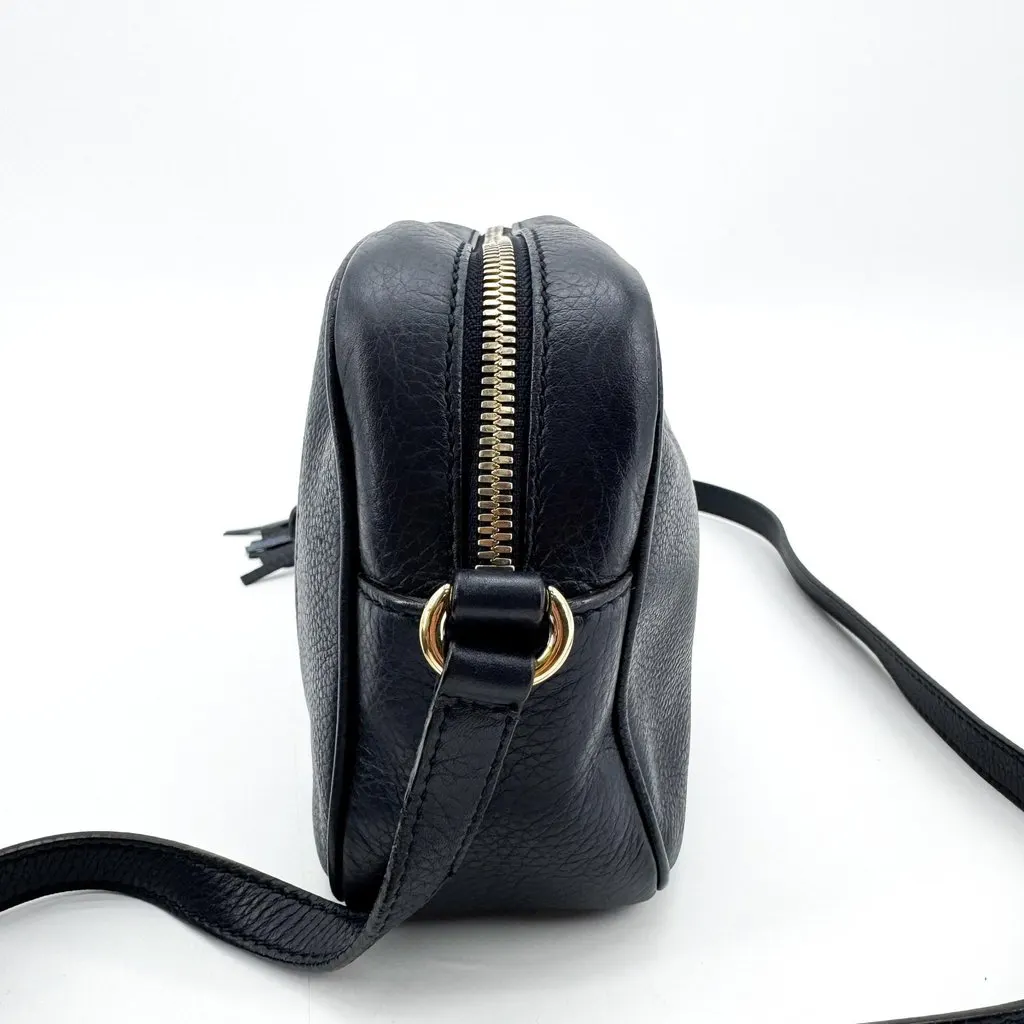 Gucci Soho Disco Shoulder Bag Navy Navy Leather Good - Model View