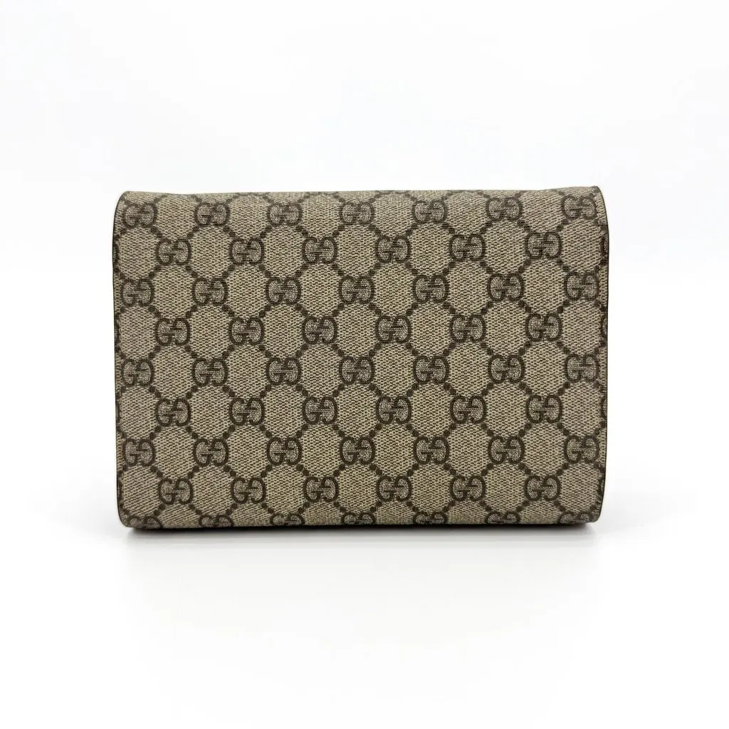 Gucci Dionysus GG Supreme Chain Wallet Beige Beige Canvas Very good - Model View