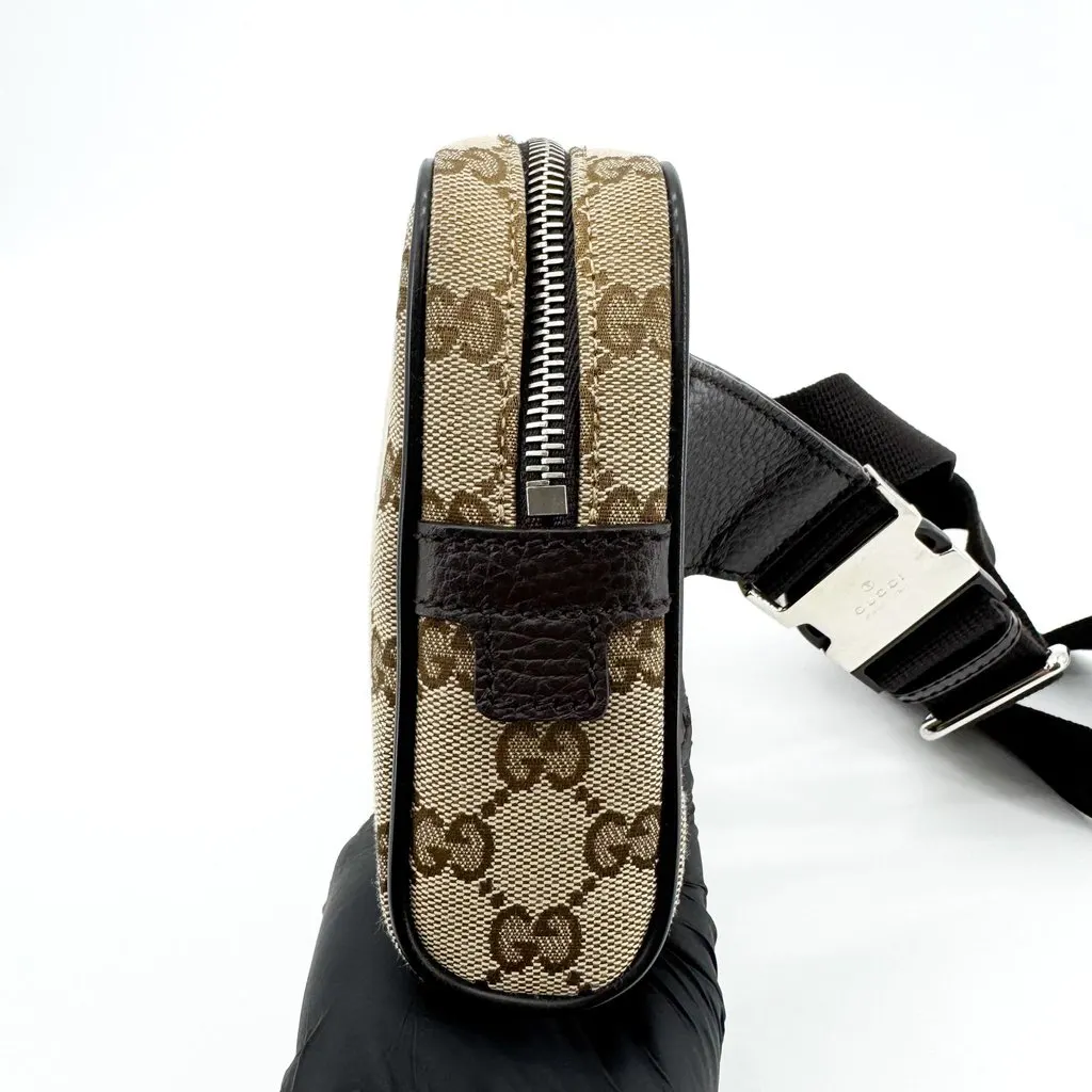 Gucci GG Canvas Crossbody Bag Beige Brown Beige Canvas Very good - Model View