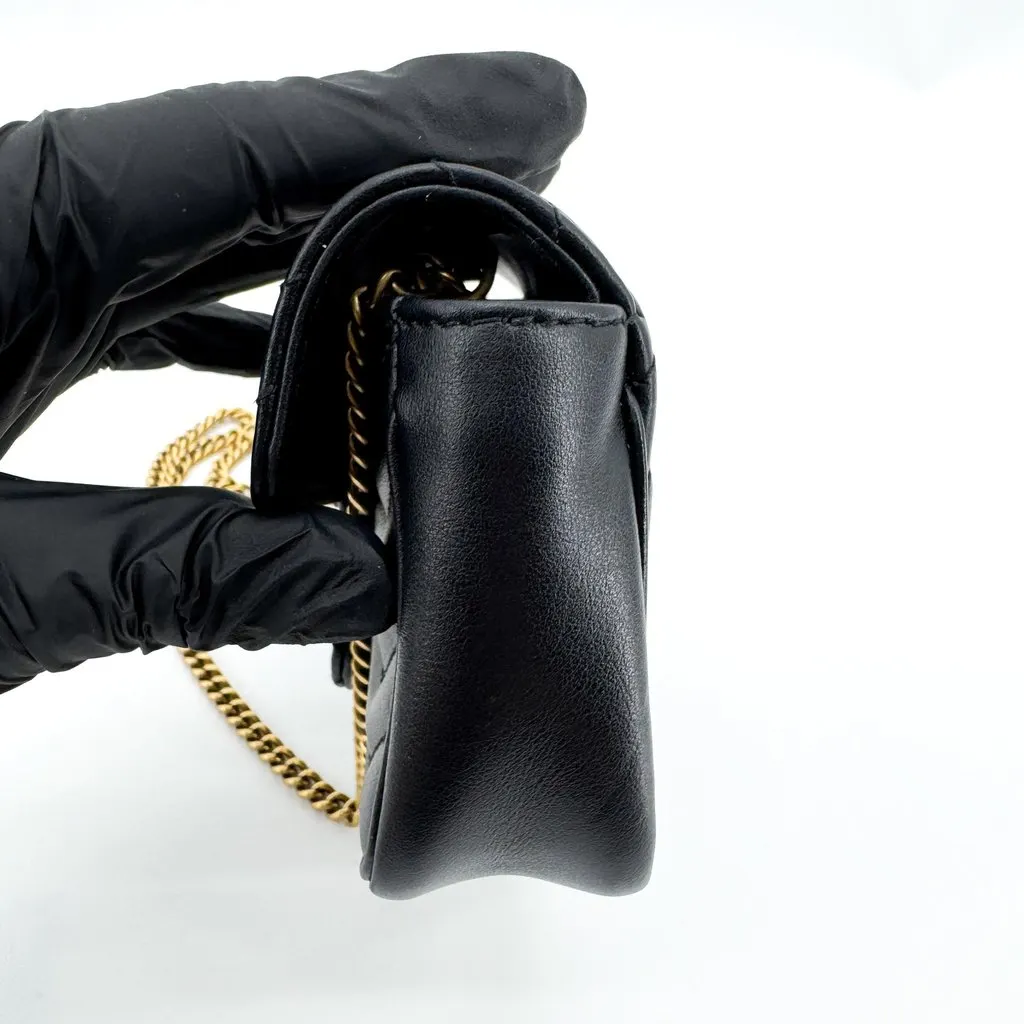 Gucci GG Marmont Matelassé Super Mini Shoulder Bag Black Black Leather Very good - Model View