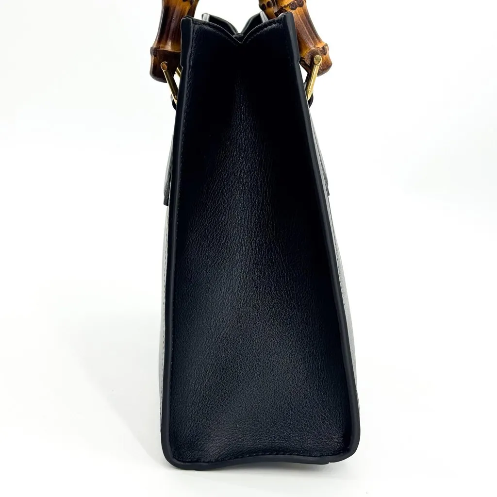 Gucci Diana Small Tote Bag Black Black Leather Very good - Model View
