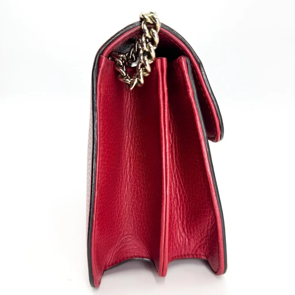 Gucci Interlocking G Chain Shoulder Bag Red Red Leather Good - Model View