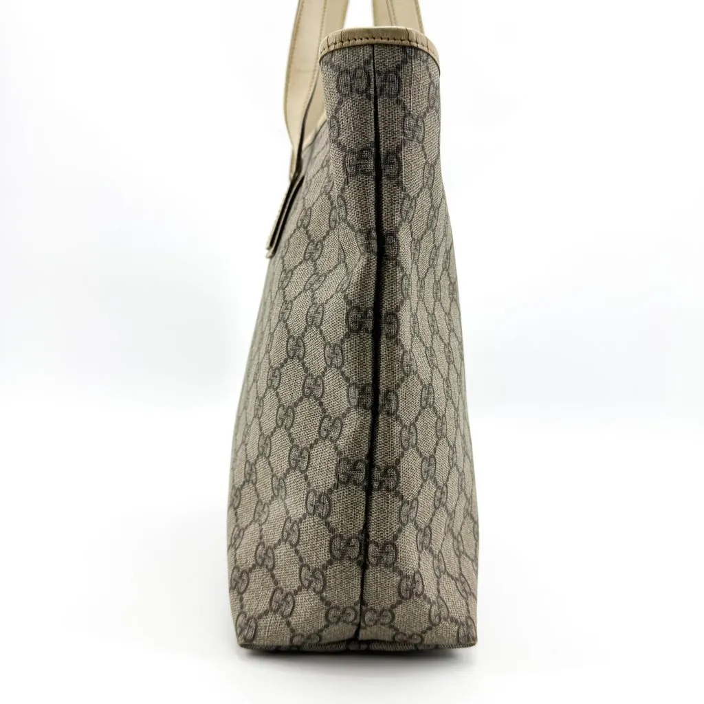 Gucci GG Supreme Canvas Tote Bag Ivory Beige Canvas Good - Model View