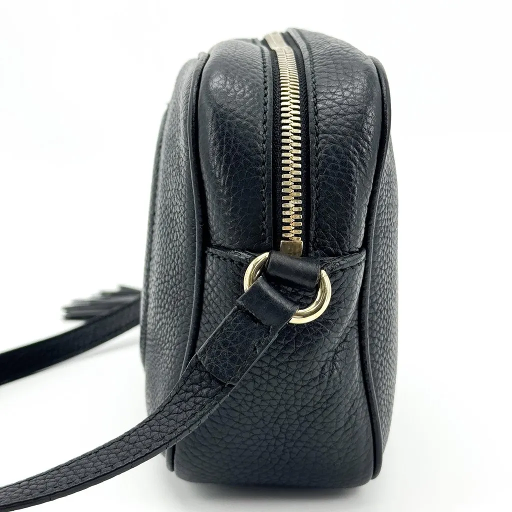 Gucci Soho Disco Shoulder Bag Black Black Leather Good - Model View