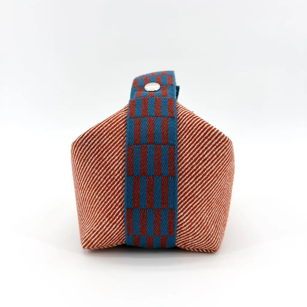 Hermès Breathe a Brach PM Terracotta Orange Blue Canvas Very good - Model View