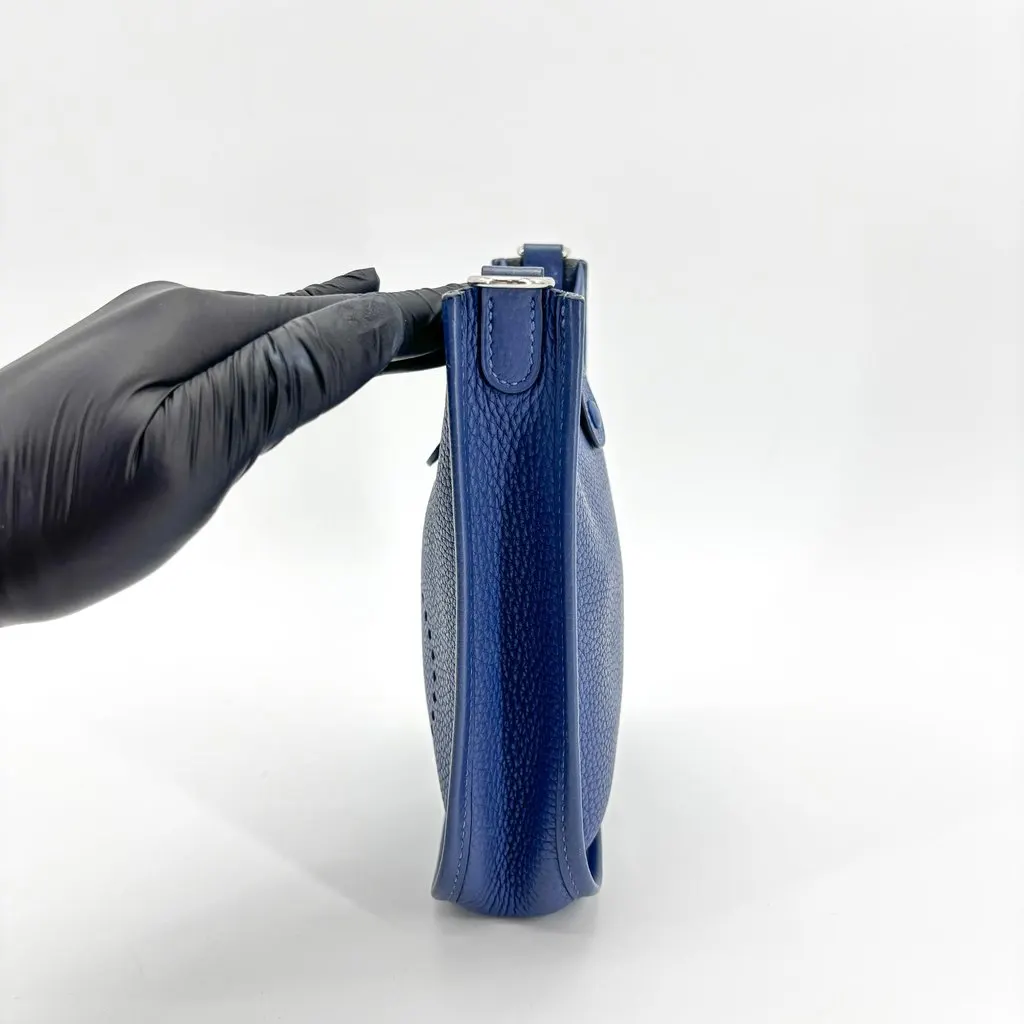 Hermès Evelyne 16 TPM Clemence Blue Blue Leather Very good - Model View