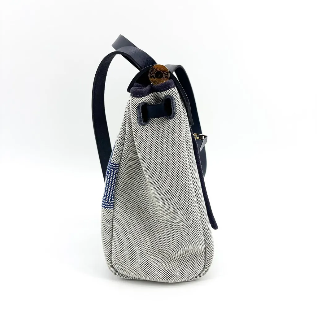 Hermès Herbag Zip 31 Chaine d'Ancre Navy Blue Canvas Very good - Model View