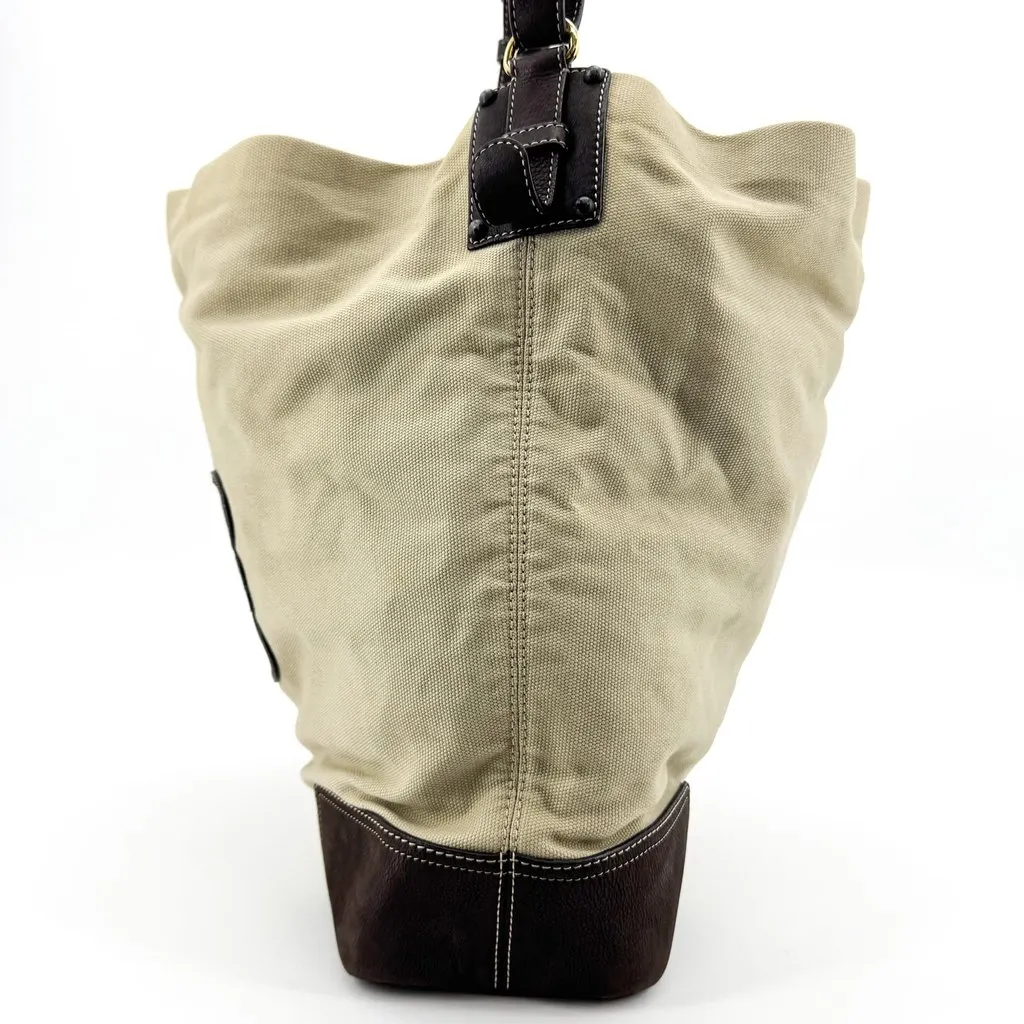 Loewe Anagram Canvas Shoulder Bag Beige Black Beige Canvas Good - Model View