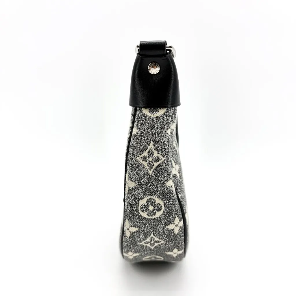 Louis Vuitton Loop Monogram Denim Black Black Denim Very good - Model View