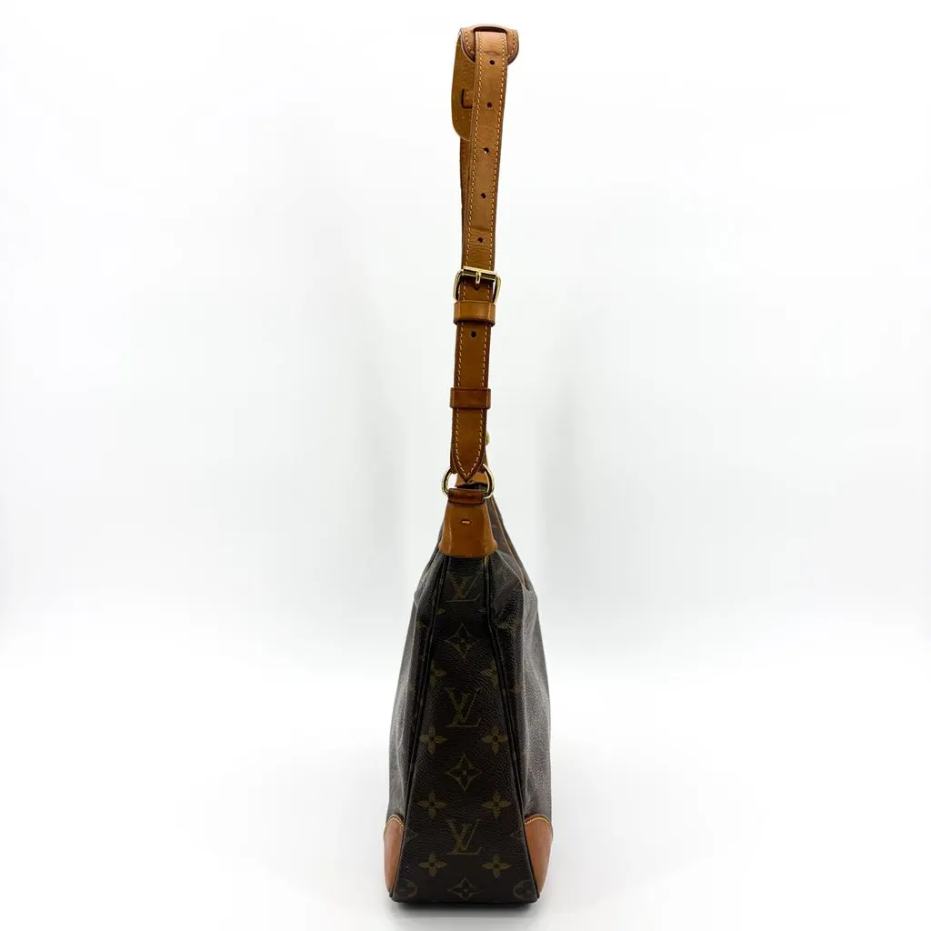 Louis Vuitton Monogram Boulogne 30 Brown Canvas Fair - Model View
