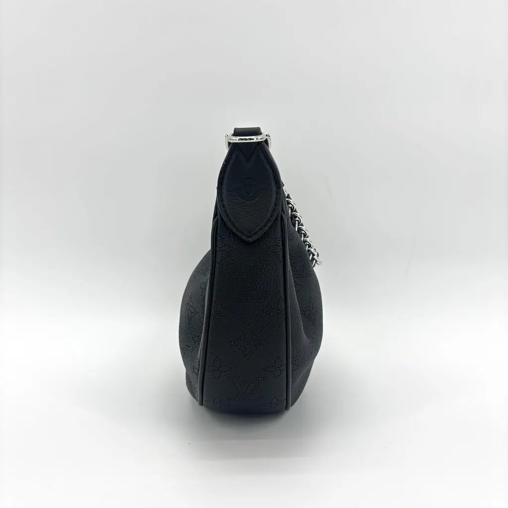 Louis Vuitton Loop Mahina Black Black Leather Very good - Model View