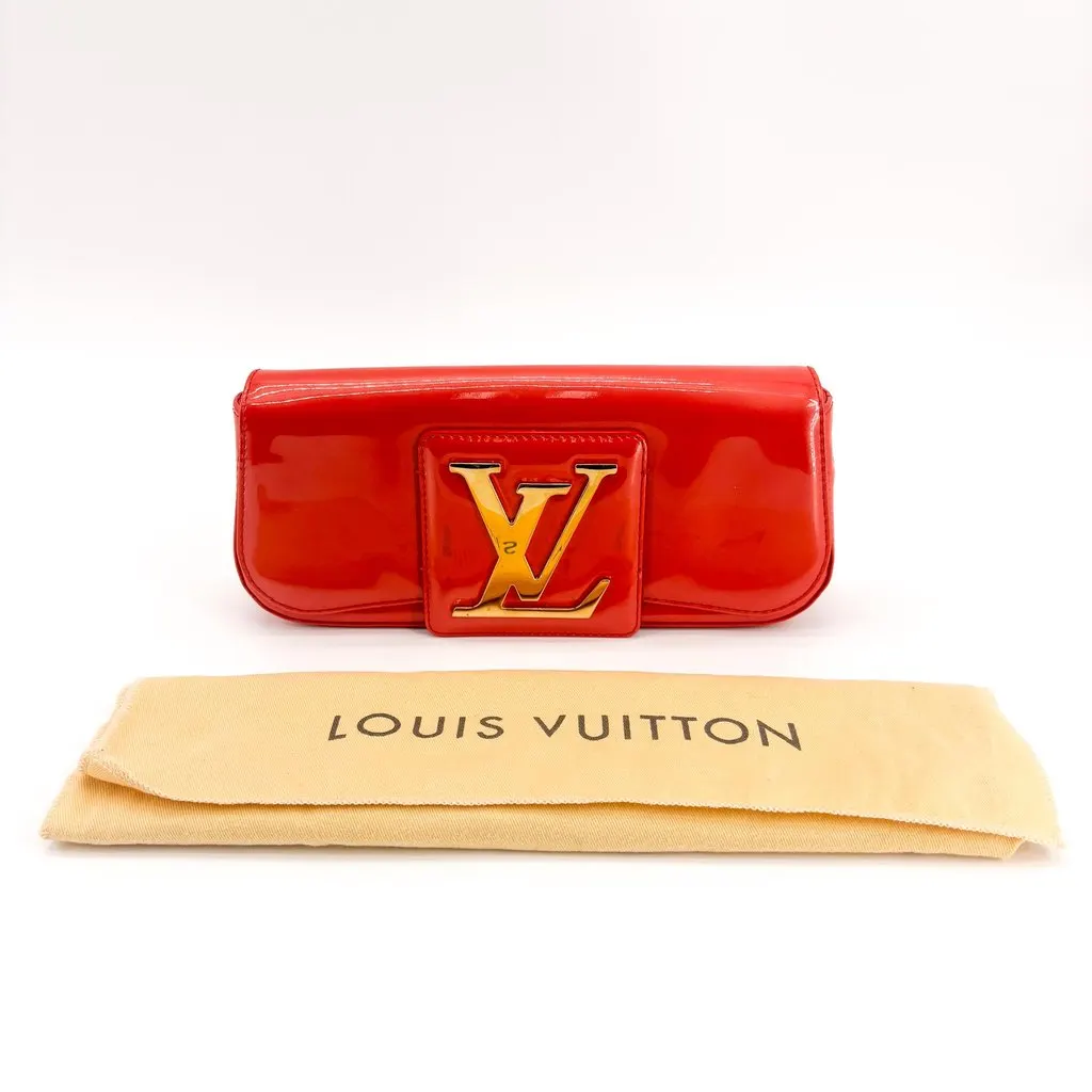 Louis Vuitton Vernis Sobe Clutch Red Gold Leather Good - Back View
