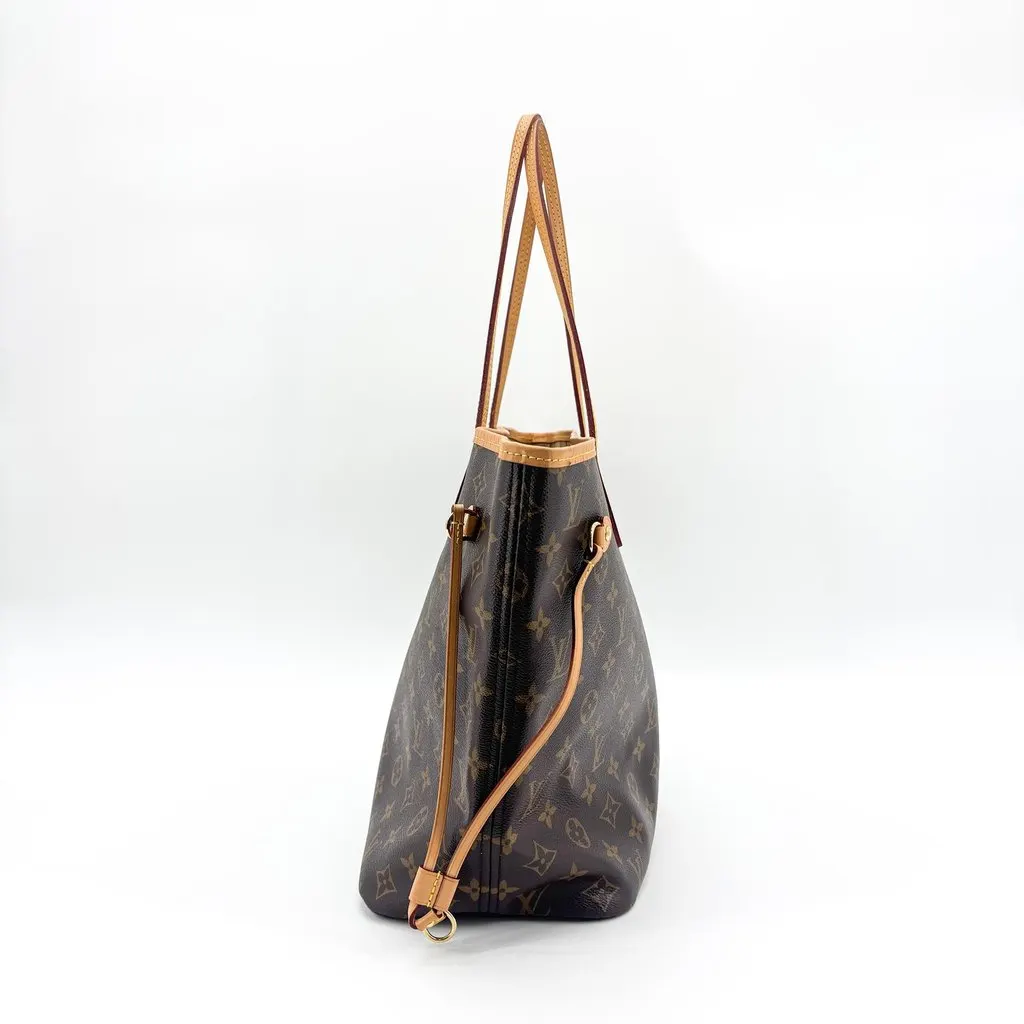 Louis Vuitton Neverfull MM Monogram Beige Canvas Good - Model View