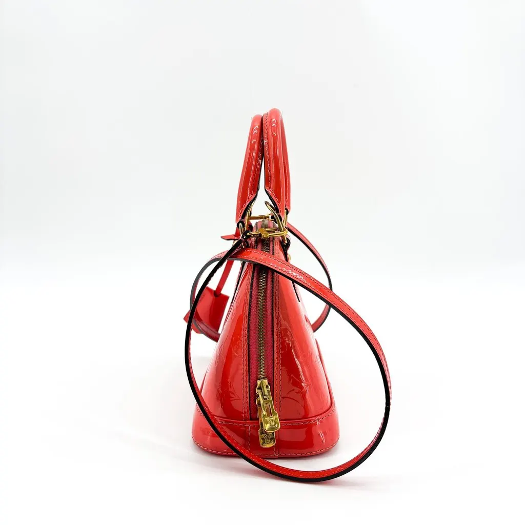 Louis Vuitton Alma BB Monogram Vernis Red Red Leather Good - Inside View