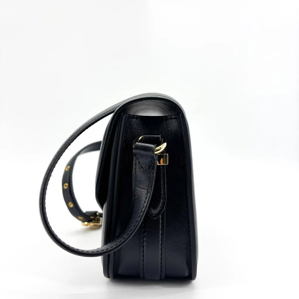 Louis Vuitton LV Pont 9 Shoulder Bag Black Black Leather Very good - Model View