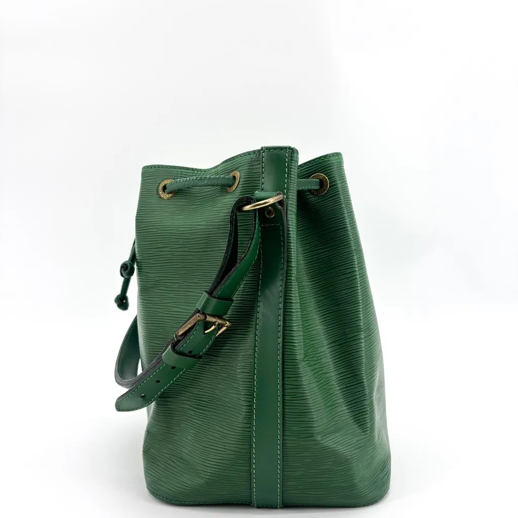 Louis Vuitton Epi Petit Noe Green Green Leather Good - Model View