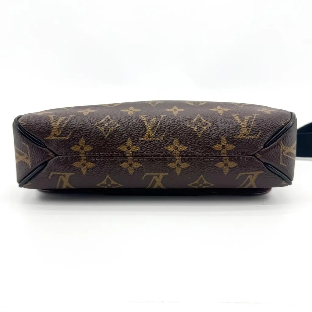 Louis Vuitton Monogram Macassar District PM Black Canvas Good - Box View
