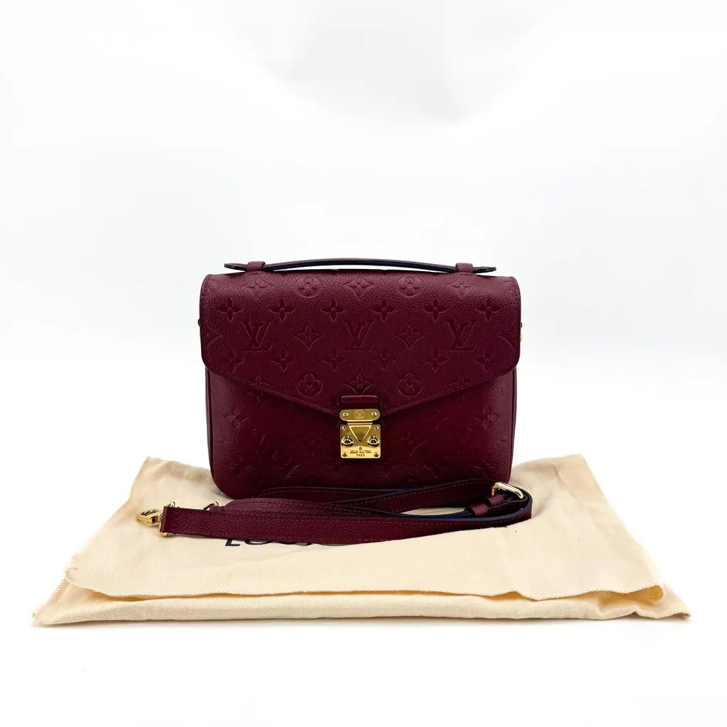 Louis Vuitton Pochette Metis Monogram Empreinte Burgundy Burgundy Leather Very good - Back View